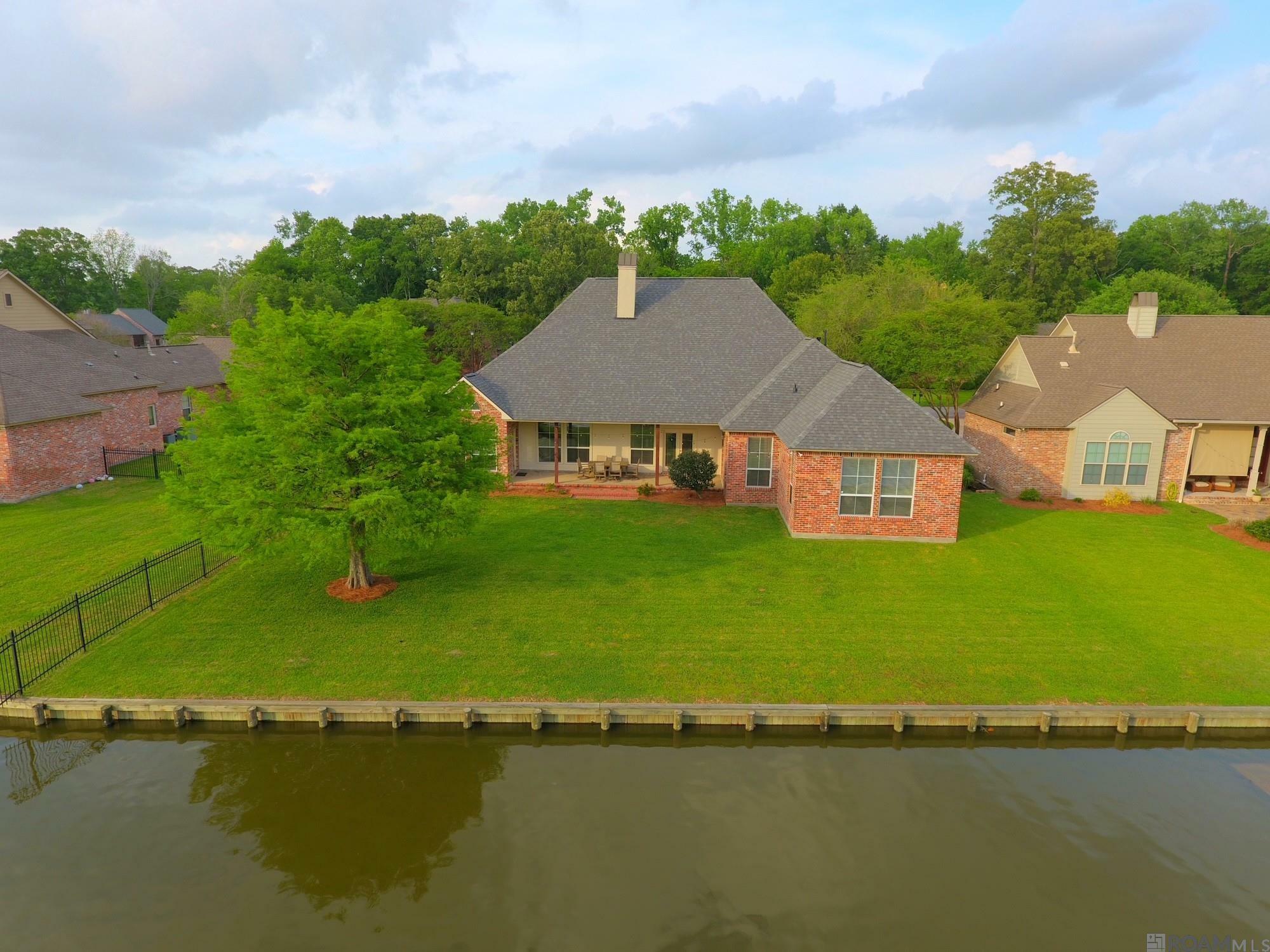 Property Photo: 3030 Laurel Plantation Ave LA 70820