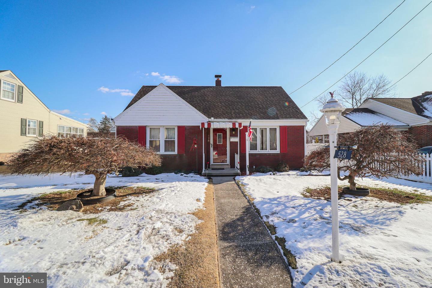 Property Photo:  528 Ridge Avenue  PA 17344 