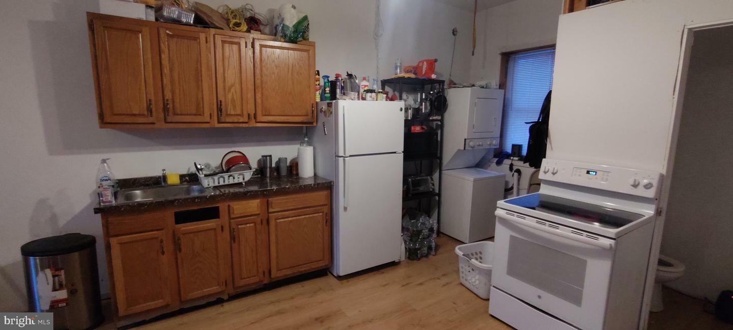 Property Photo:  211 W Master Street  PA 19122 