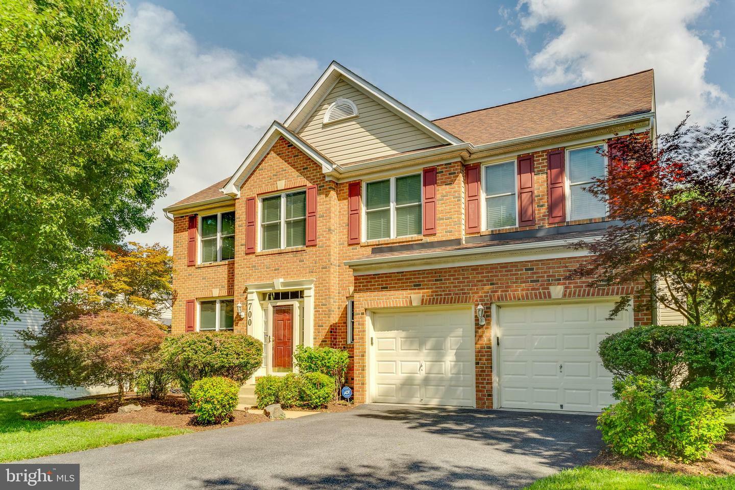 Property Photo:  700 Jennings Mill Drive  MD 20721 