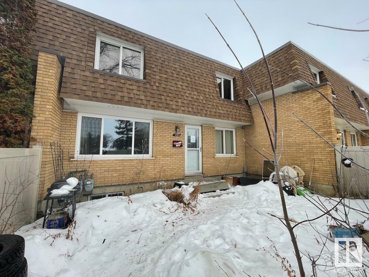 Property Photo:  102 Londonderry Square Square NW  AB T5C 3C4 