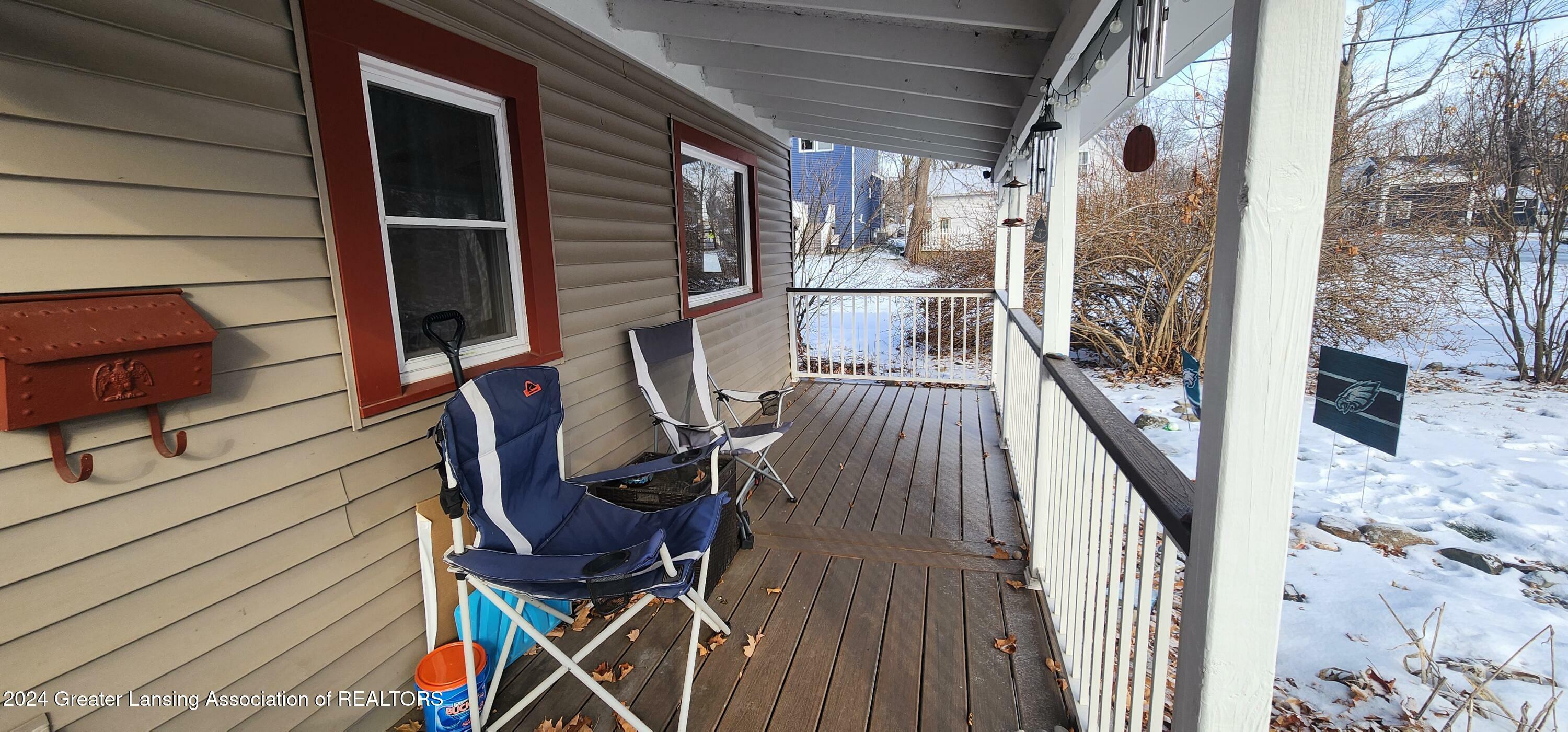 Property Photo:  718 S Barnes Street  MI 48854 