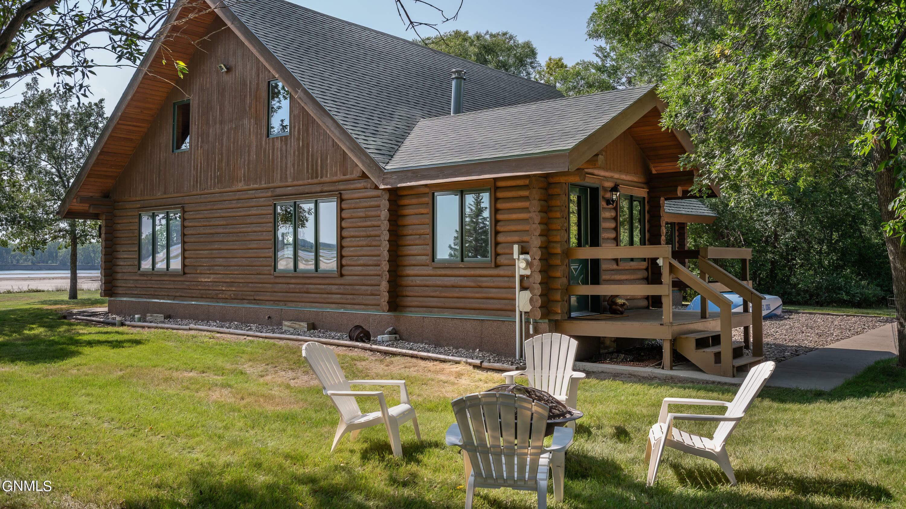 Property Photo: 1045 US-83 ND 58577
