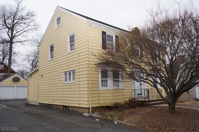 Property Photo:  434 W Meadow Ave  NJ 07065 