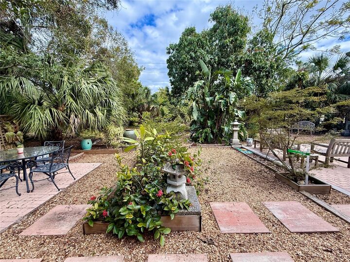 Property Photo: 4211 Old Bradenton Road FL 34234