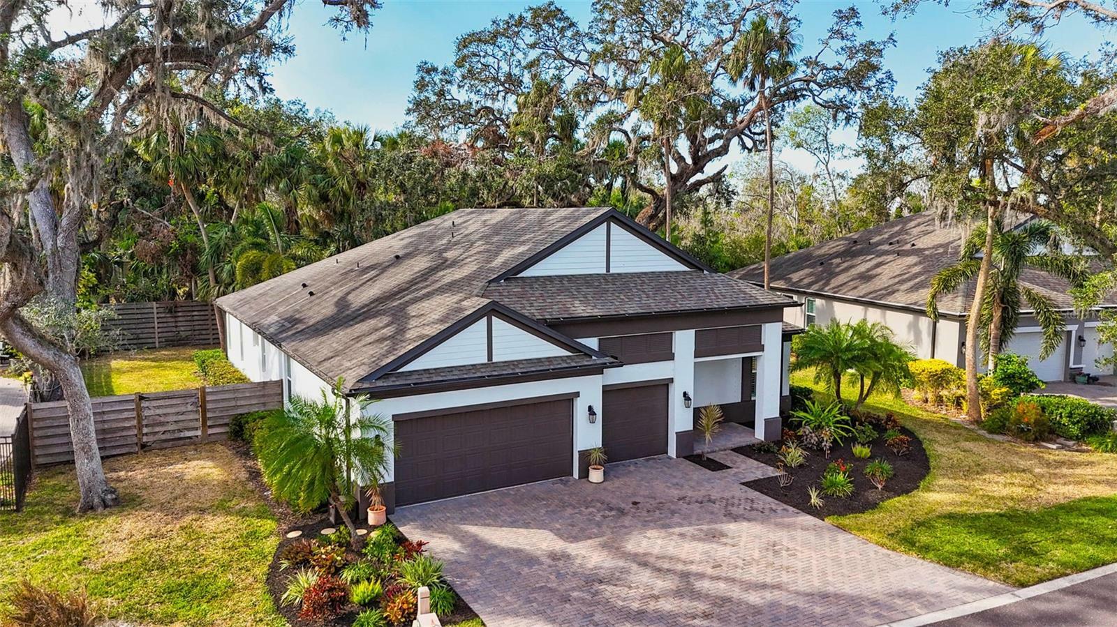 Property Photo:  2110 Sylvan Lea Drive  FL 34240 