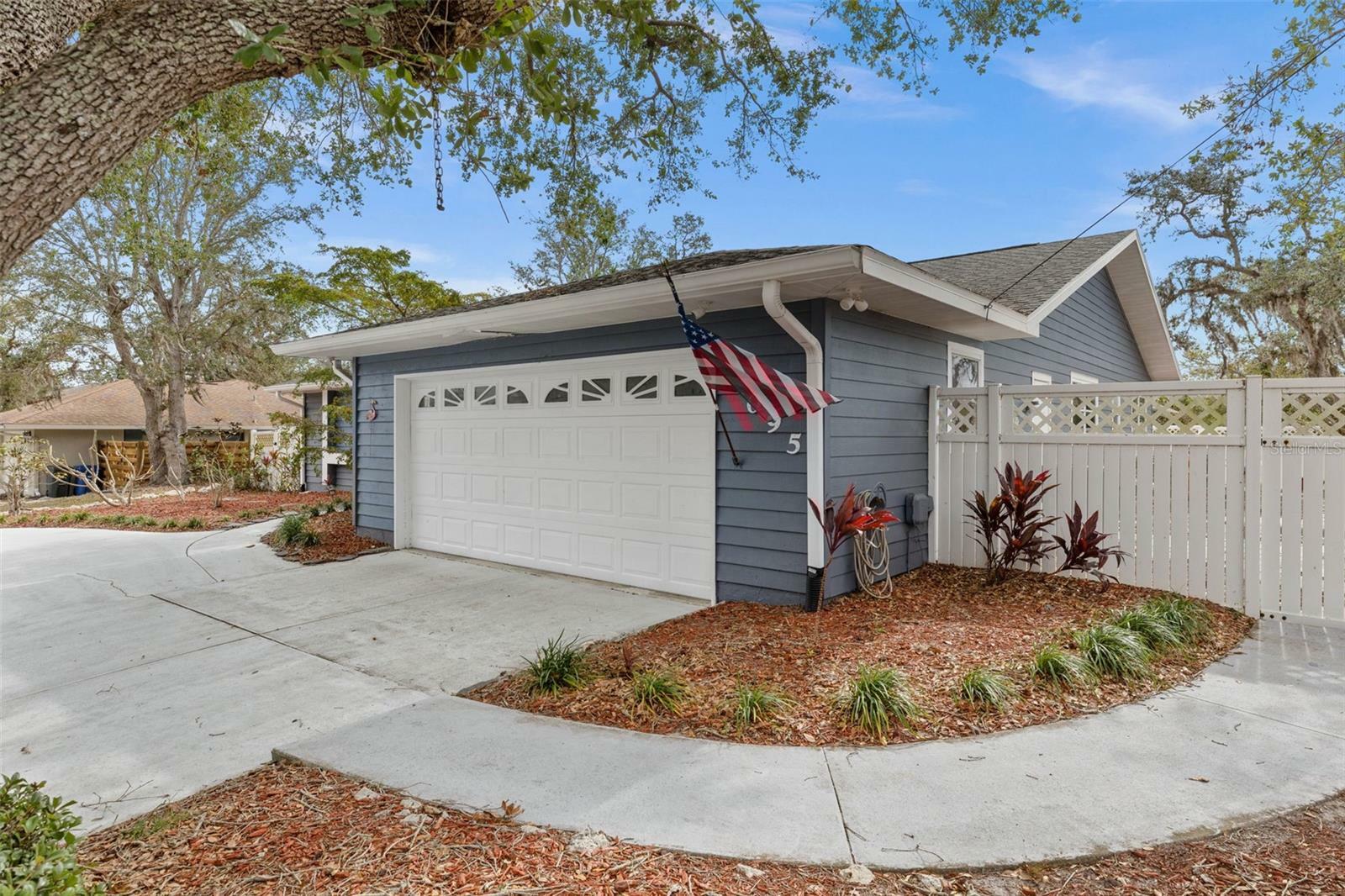 Property Photo:  4095 Redbird Circle  FL 34231 