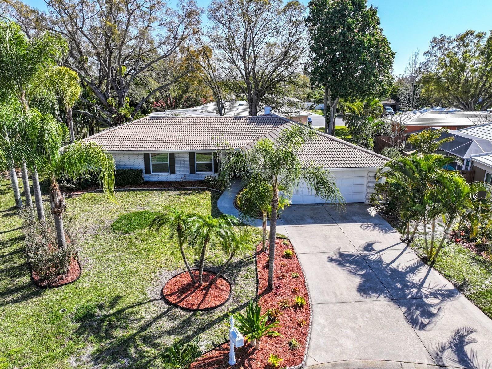 Property Photo:  3313 Pembrook Drive  FL 34239 