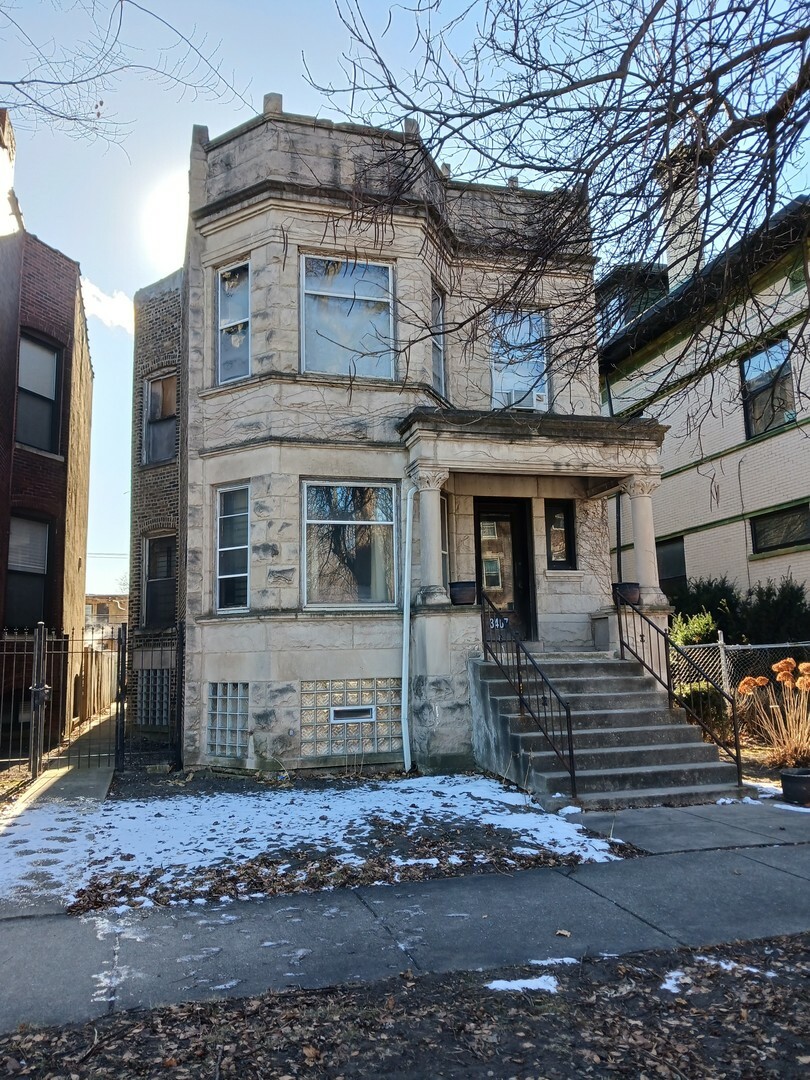 Property Photo:  3407 W Adams Street  IL 60624 