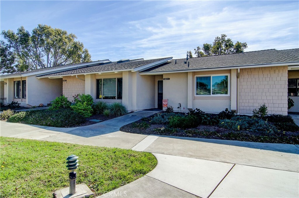 Property Photo:  8566 Fallbrook Circle 711C  CA 92646 