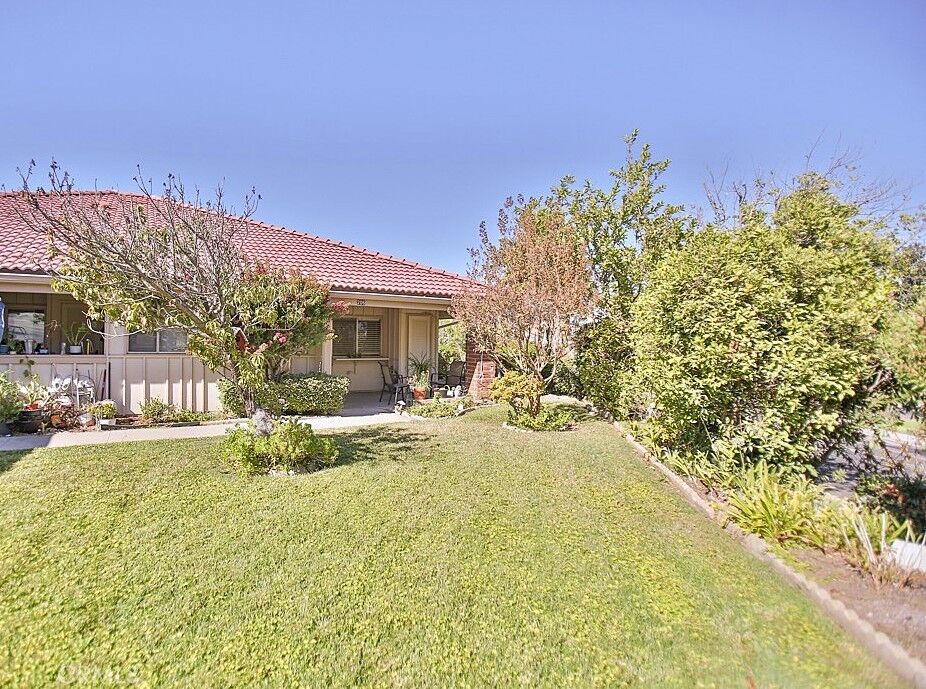 Property Photo:  17465 Plaza Del Curtidor 206  CA 92128 