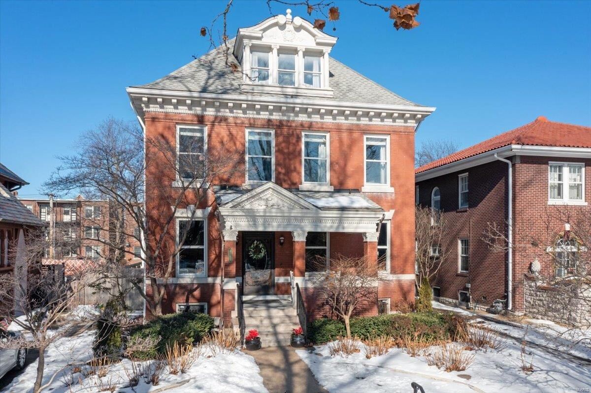 Property Photo: 4169 Flora Place MO 63110