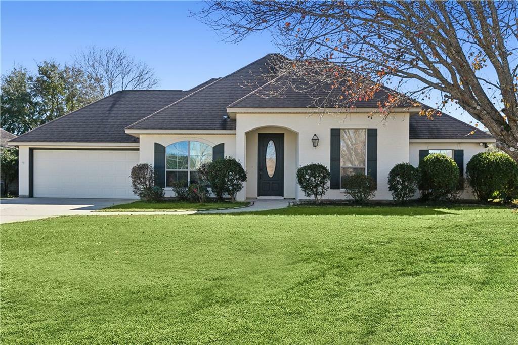 Property Photo:  402 Gainesway Drive  LA 70447 