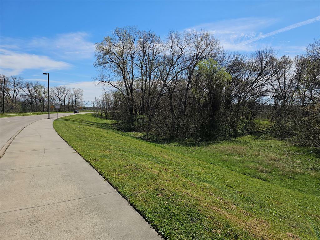 Property Photo:  2811 S Story Road  TX 75060 