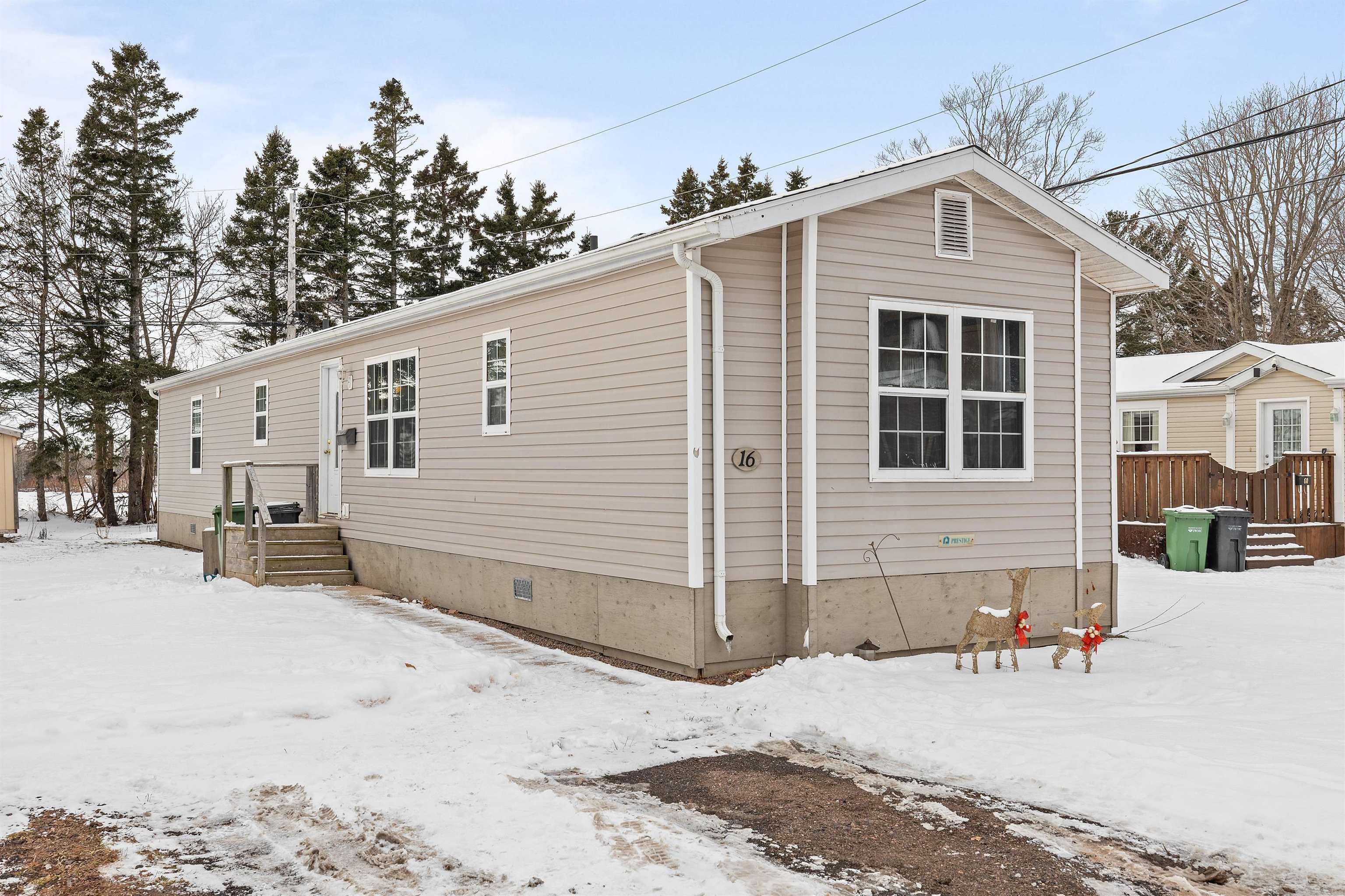 Property Photo:  16 Linkletter Estates  PE C1N 4B2 