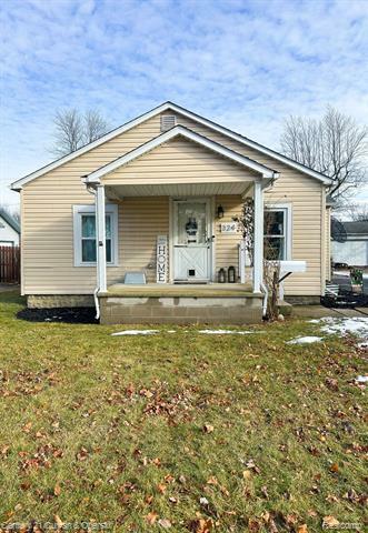 Property Photo:  324 Dunham Street  MI 48131 