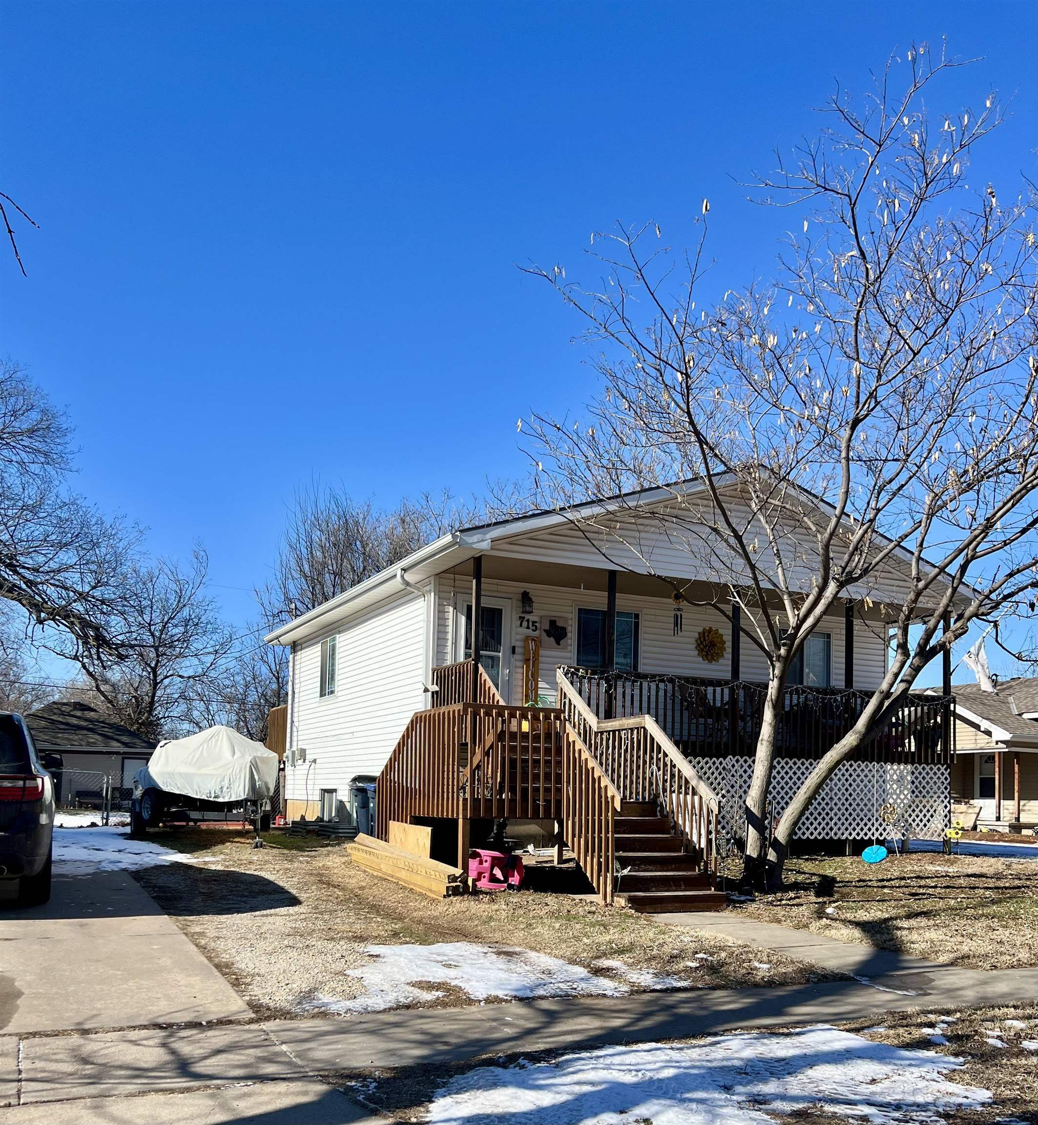 Property Photo: 715 S High St KS 67042