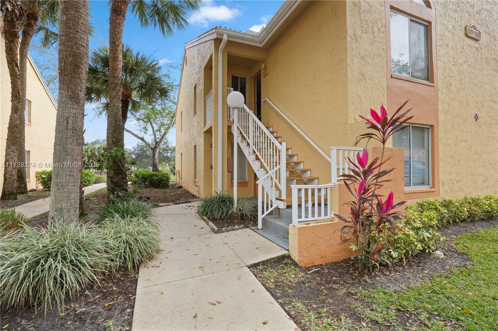 Property Photo:  1031 Coral Club Dr 1031  FL 33071 