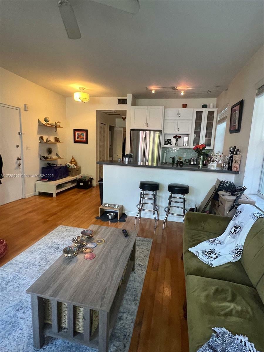 Property Photo:  1523 West Ave 101  FL 33139 