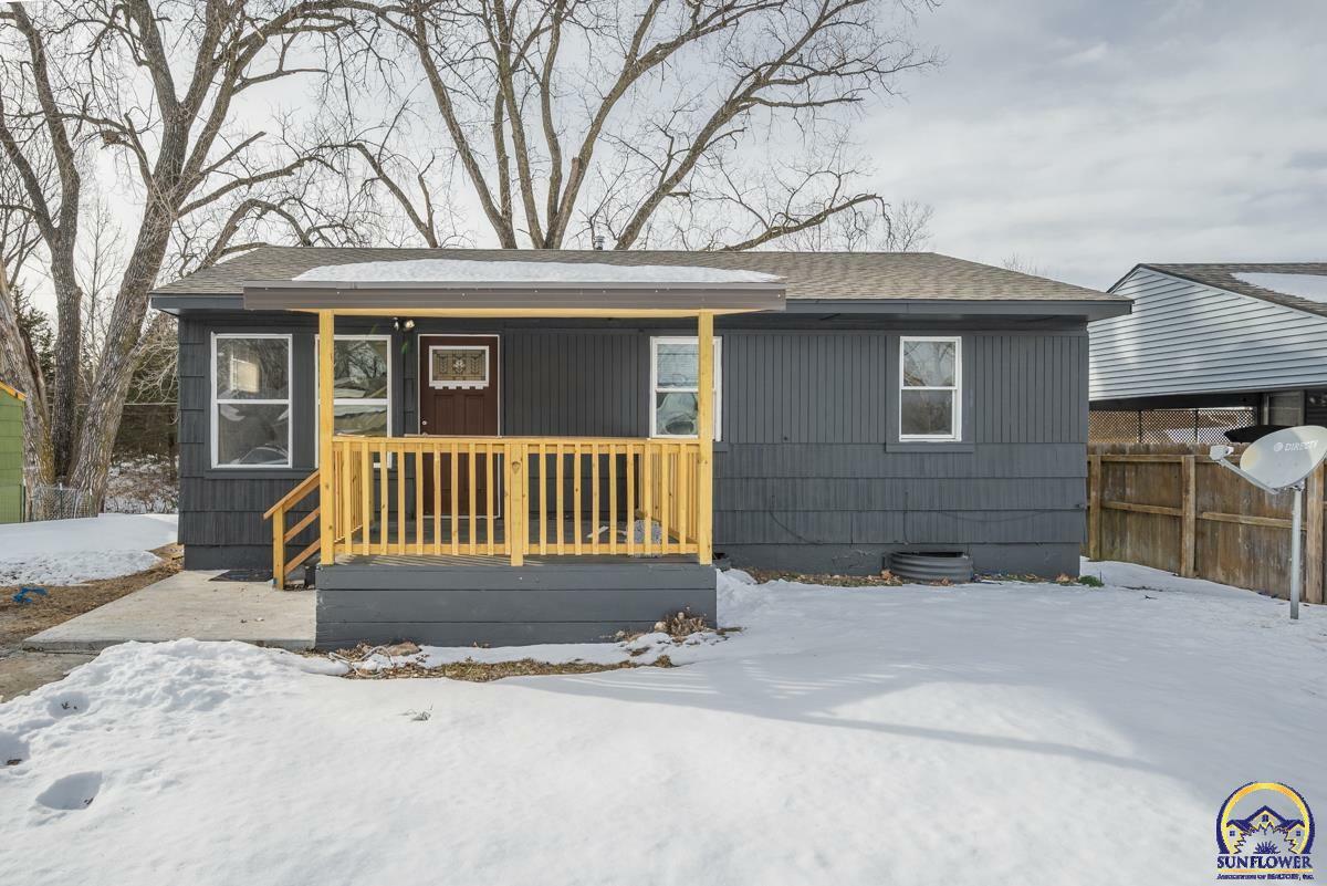 Property Photo:  3539 SE Humboldt St  KS 66605 