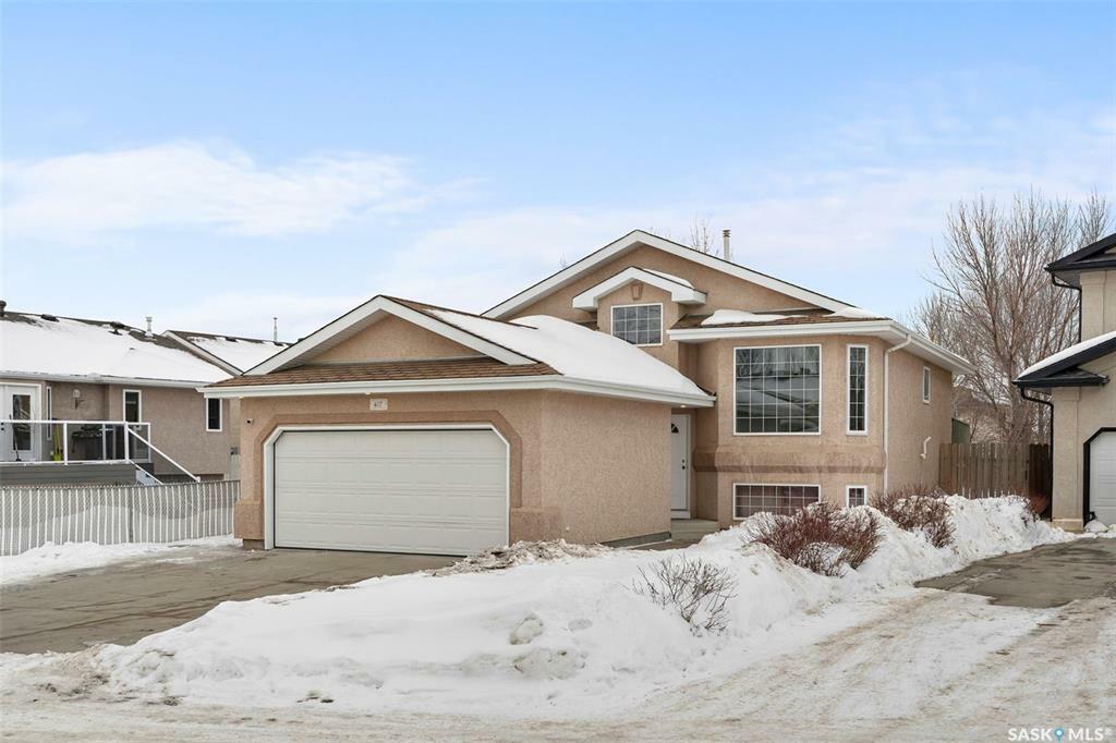 Property Photo:  407 Guenter Bay  SK S7N 4P7 