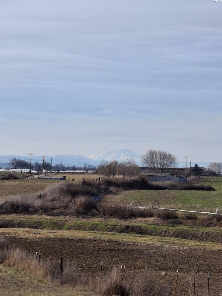 Property Photo: Lester Rd WA 98944