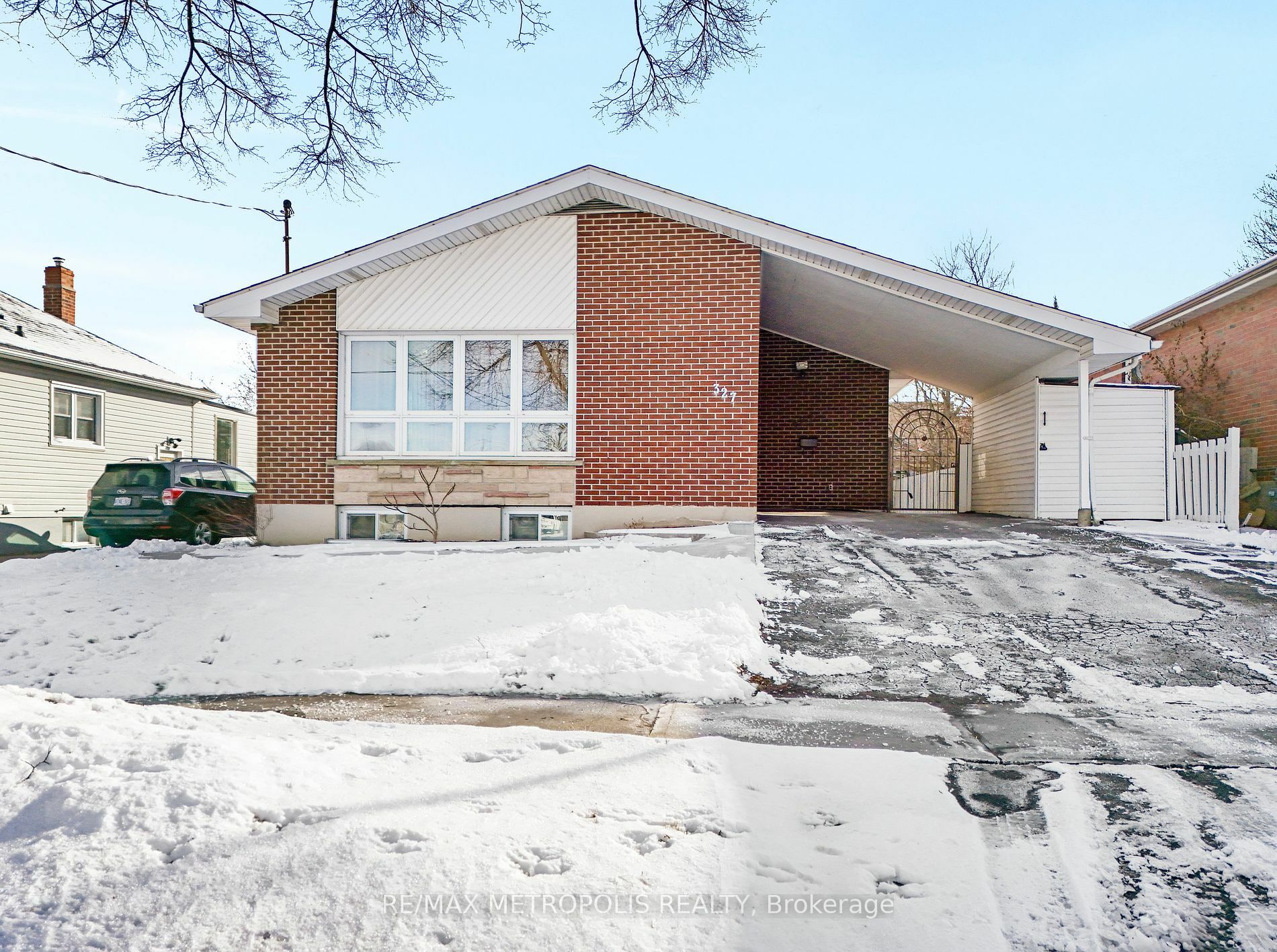 327 Ballard St  Oshawa ON L1H 3N9 photo