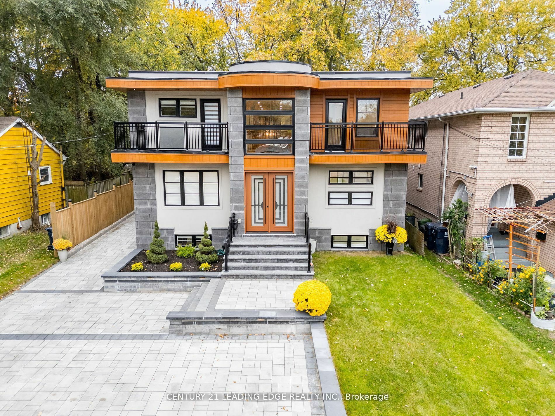 Photo de la propriété:  134 Manse Rd  ON M1E 3V1 