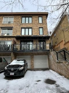 Photo de la propriété:  221 Kenilworth Avenue  ON M4L 3S7 