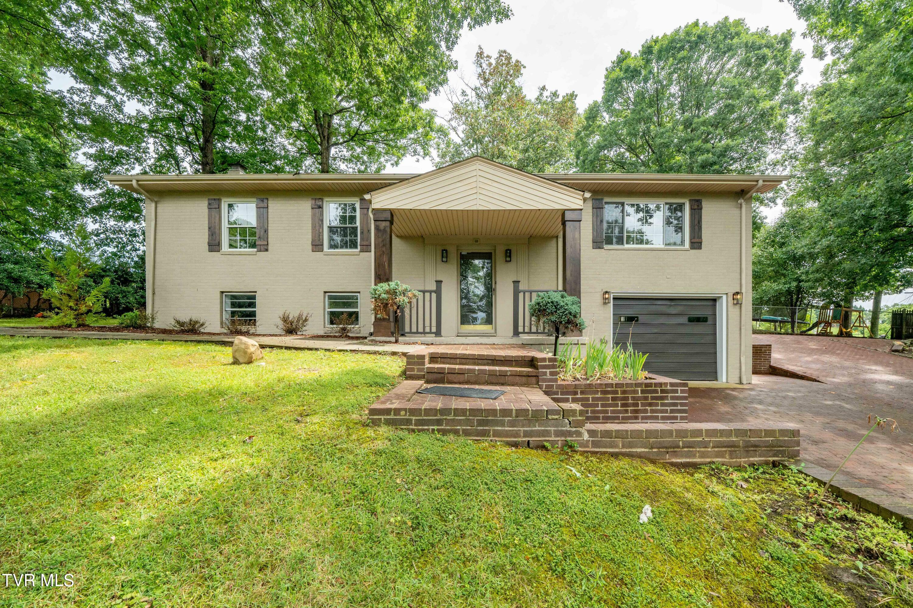 Property Photo: 804 Liberty Drive TN 37663