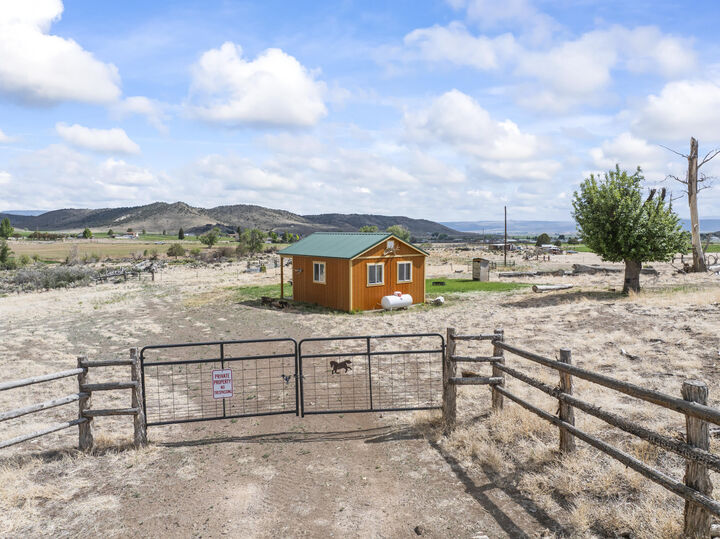 Property Photo:  1054 E Jakes Place Rd  UT 84747 