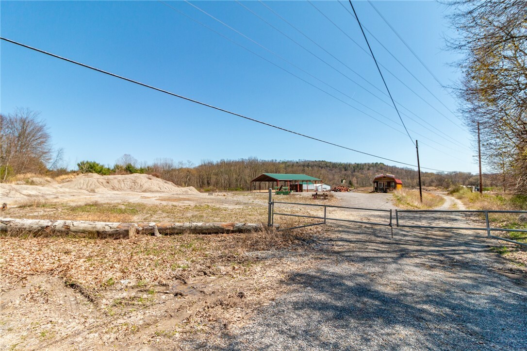 Property Photo: 250 Sylvania Dr PA 16141