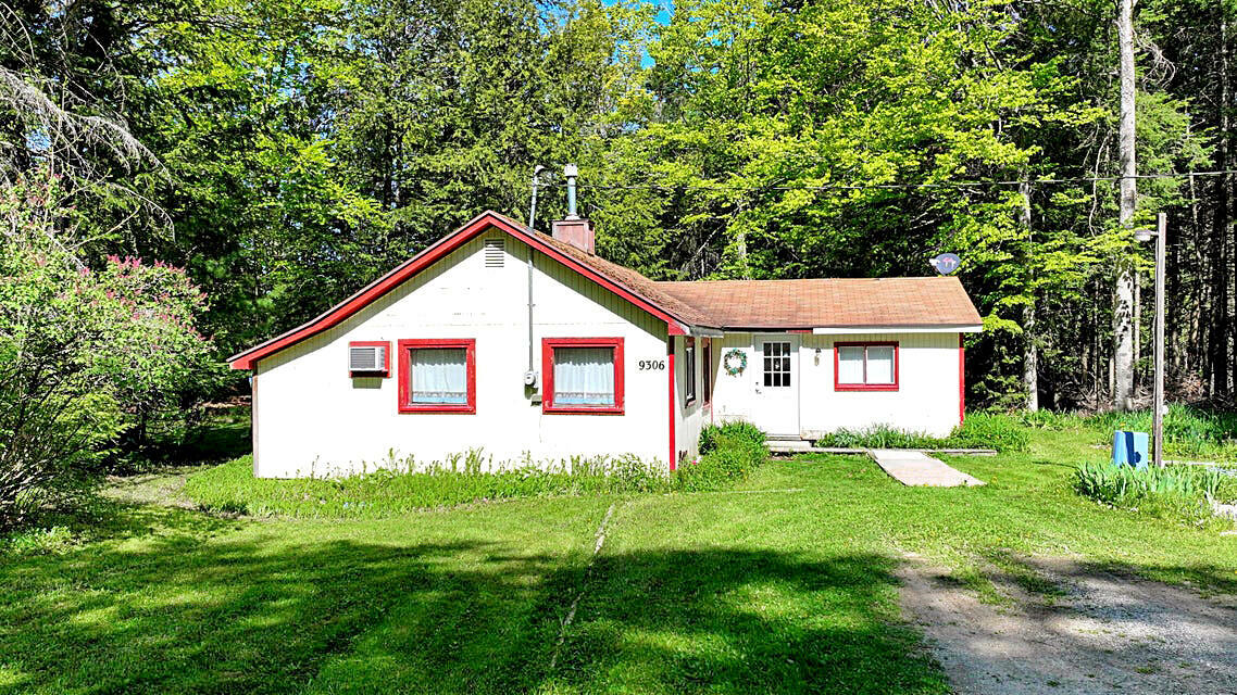 Property Photo: 9306 E Gaylanta Drive MI 49709