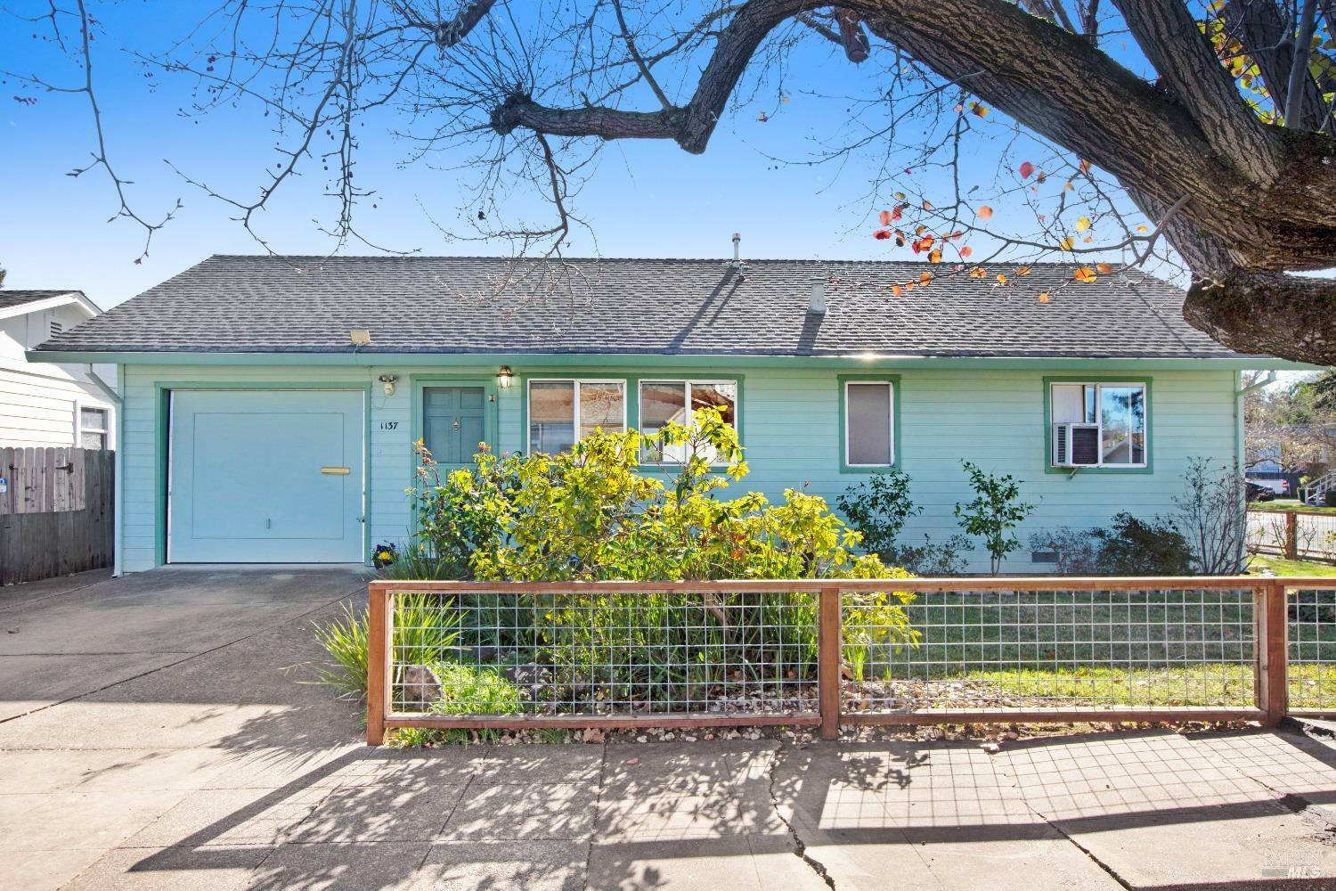 Property Photo:  1137 Yount Street  CA 94559 