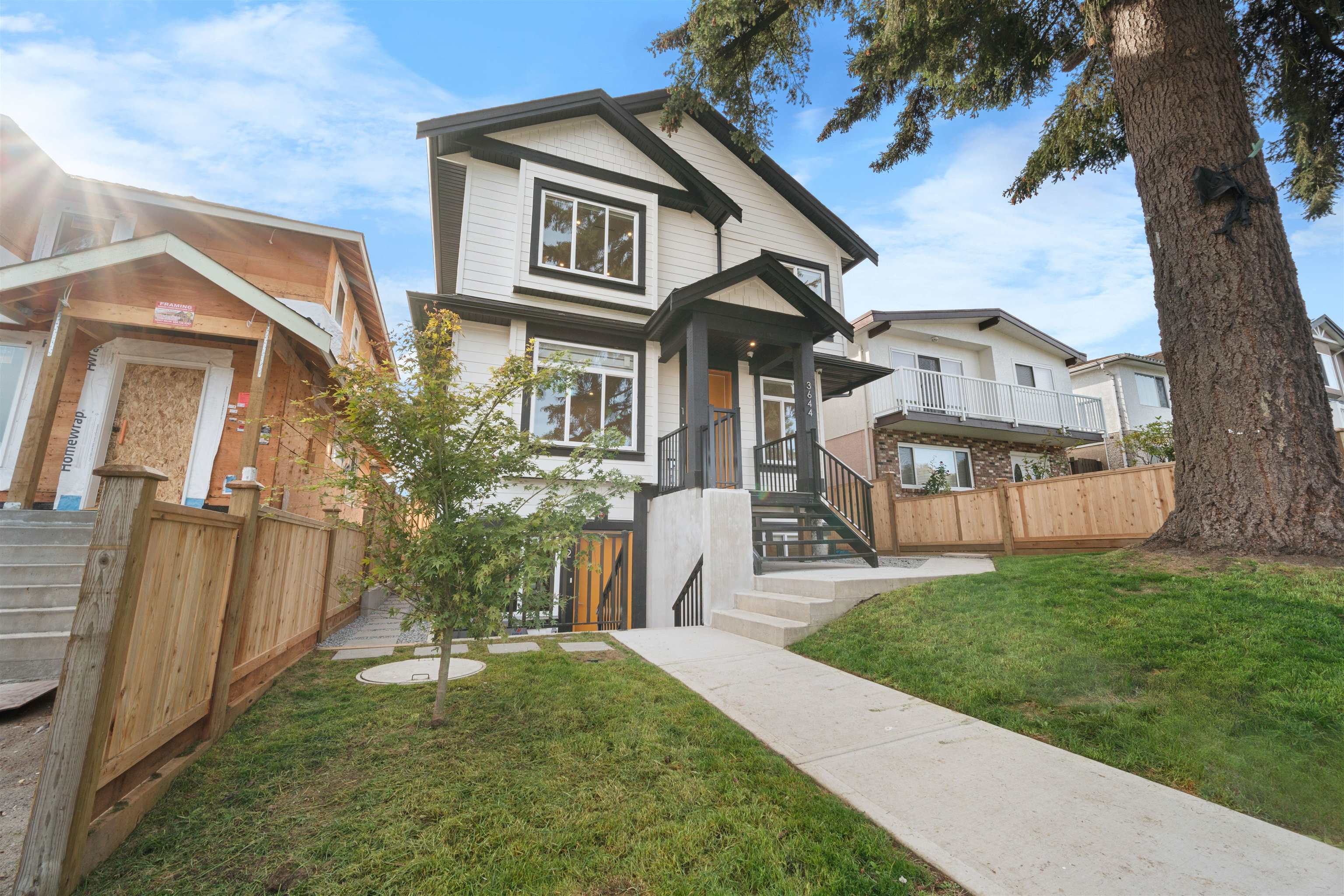 Property Photo:  3644 E 28th Avenue 1  BC V5R 1T7 