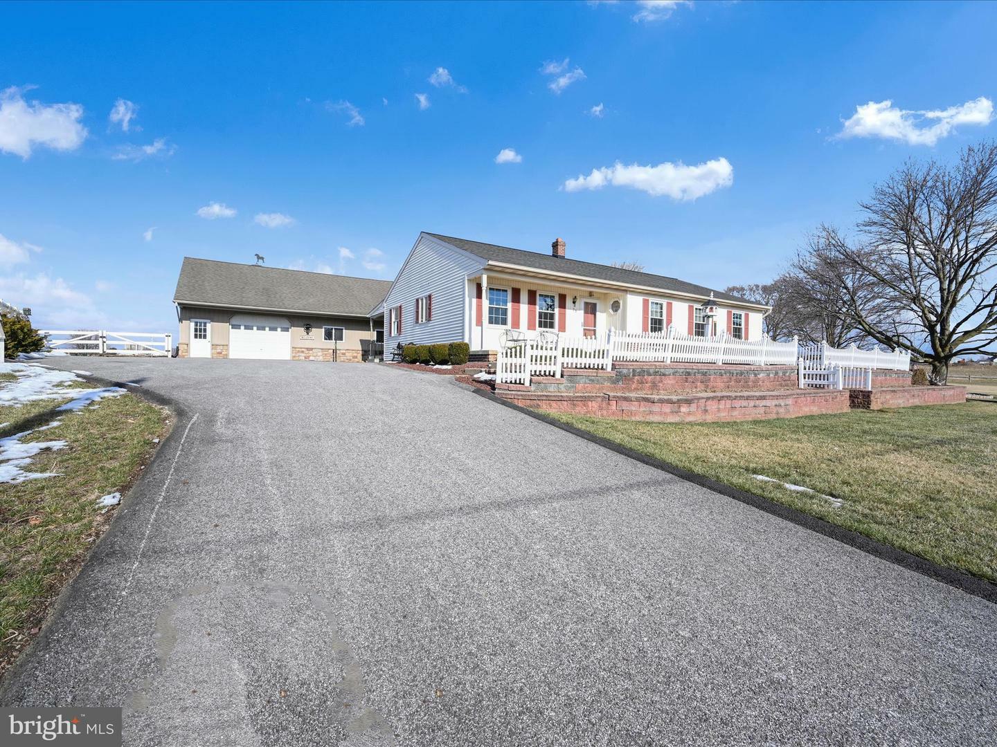 Property Photo:  29 Little Beaver Road  PA 17579 