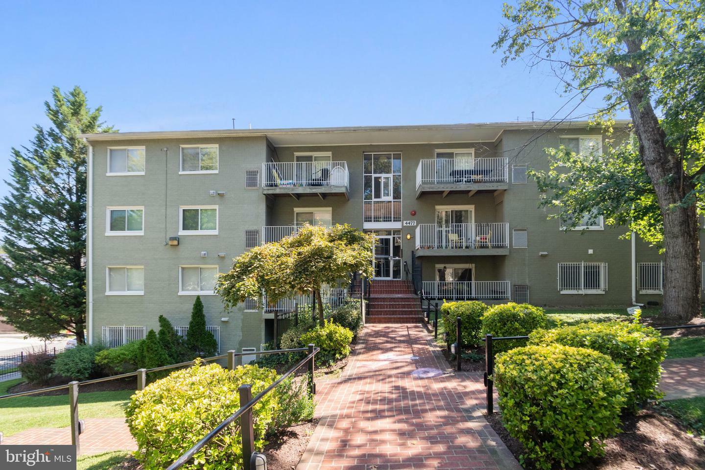 4477 B Street SE 104  Washington DC 20019 photo