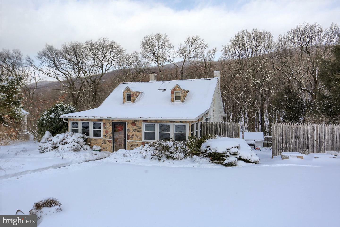 Property Photo:  1331 Mountain Road  PA 17018 