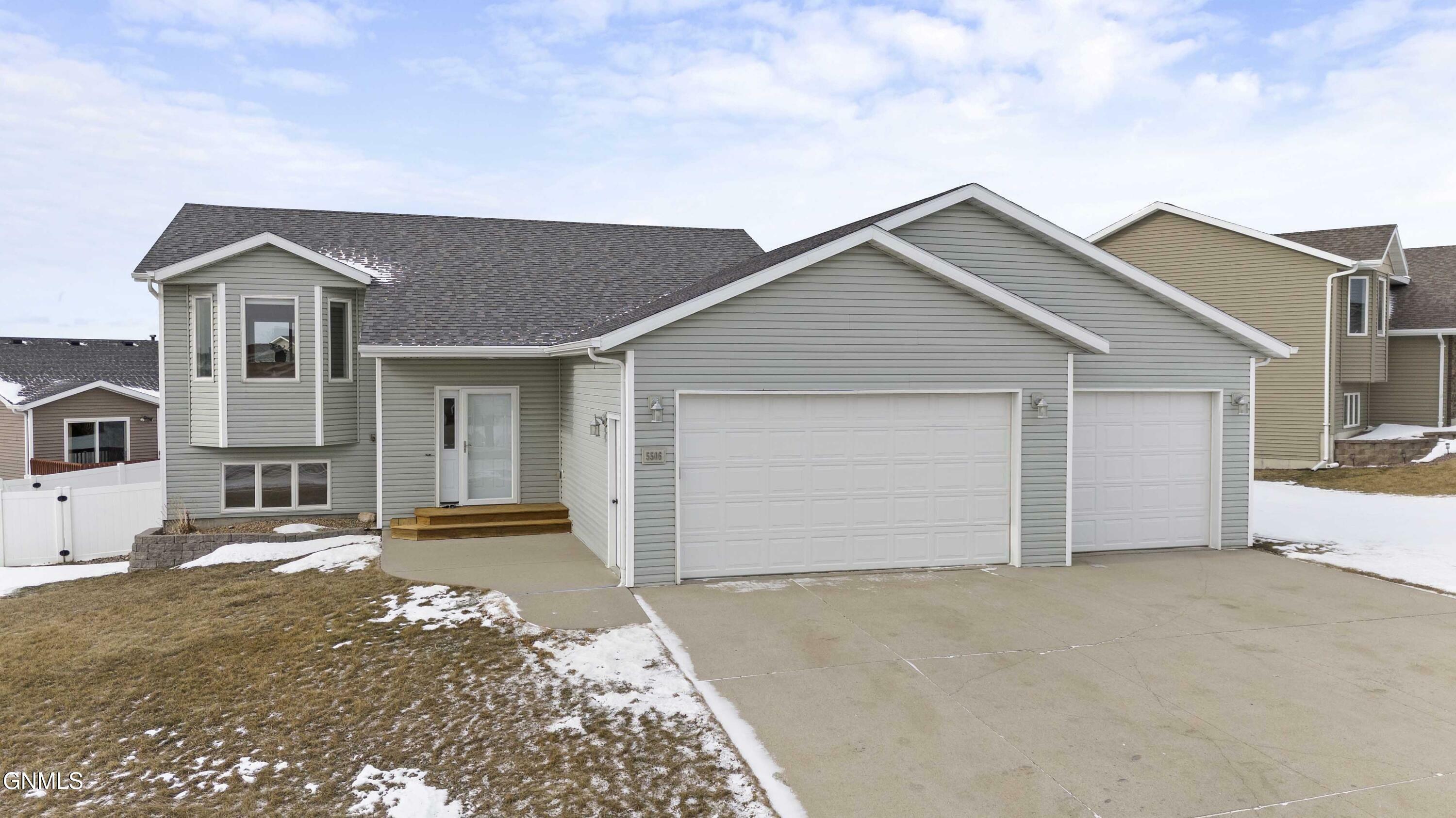 Property Photo:  5506 Yukon Drive  ND 58503 