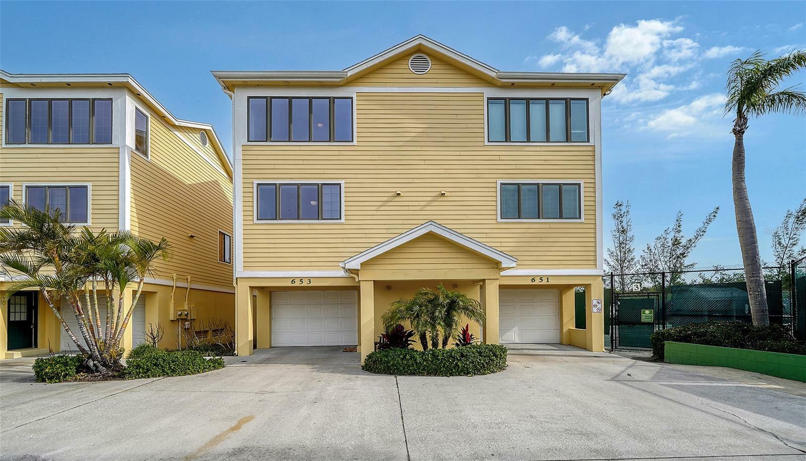Property Photo: 653 Cedars Court FL 34228