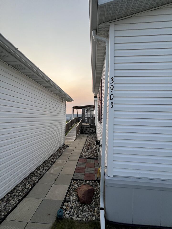 Property Photo:  3903 Buttercup Ln  ND 58701 
