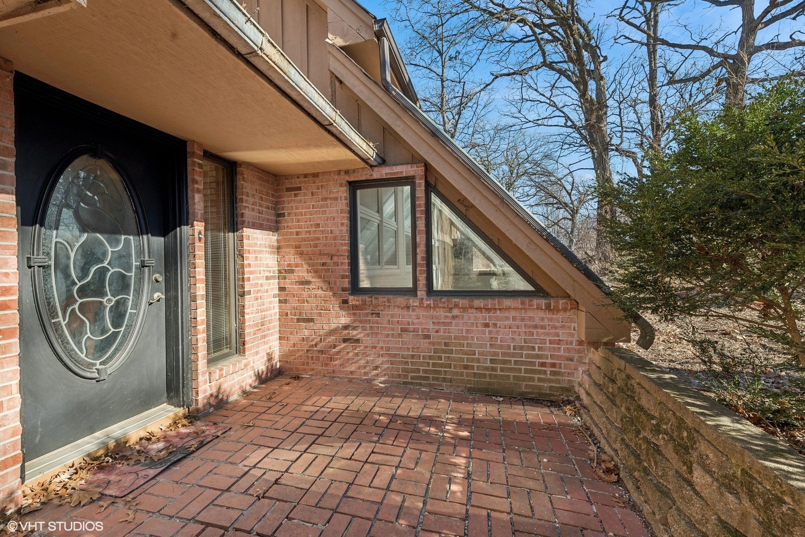 Property Photo:  2800 Kingston Drive  IL 60042 