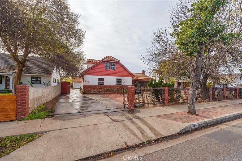 Property Photo:  820 E Cameron Avenue  CA 91790 