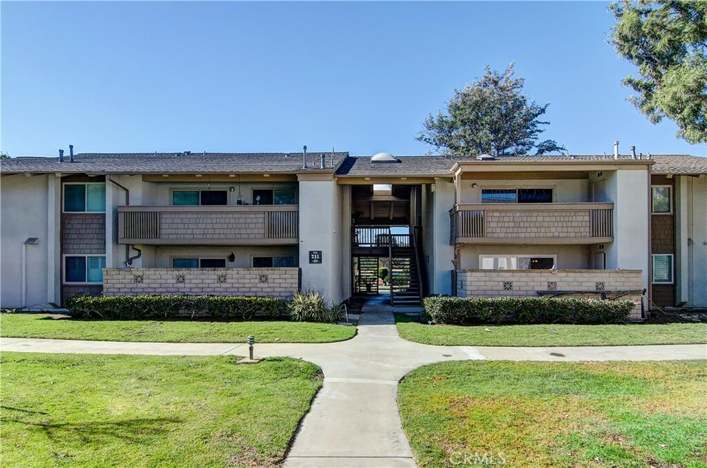 Property Photo:  8877 Lauderdale Court 211E  CA 92646 