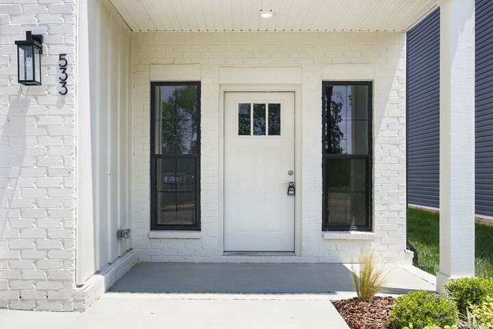 Property Photo: 533 Charleston Cove Way TN 37043