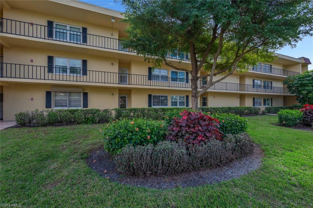 Property Photo: 1085 Forest Lakes Dr 8102 FL 34105