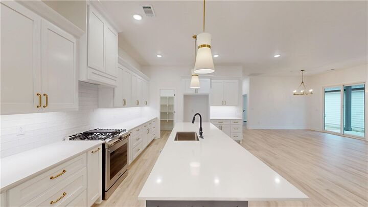 Property Photo: 2329 S 31st Street AR 72758