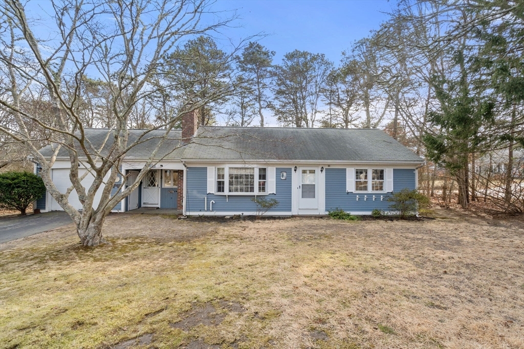 Property Photo: 3 Cogswell Path MA 02673