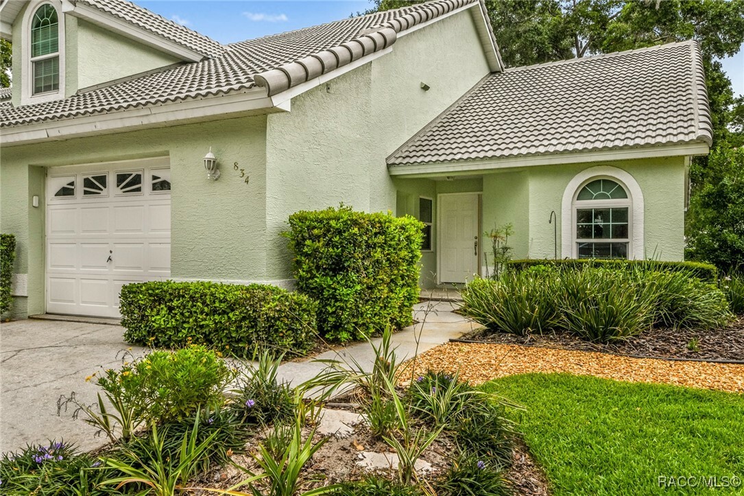 Property Photo:  834 Inverie Court  FL 34453 