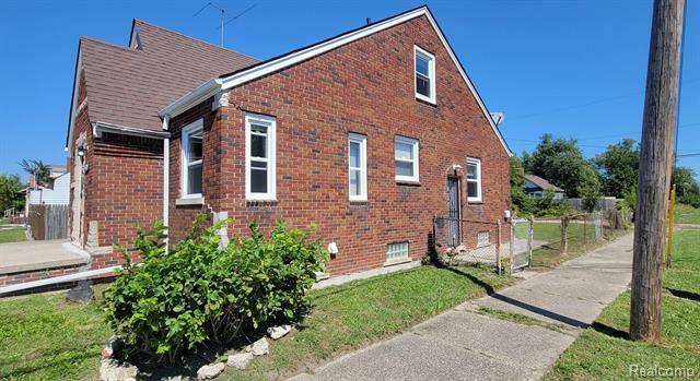 Property Photo:  5200 Wayburn Street  MI 48224 